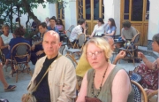 Маруся Климова и Пьер Гийота в кафе при парижской мечети, Париж, 2003 г.