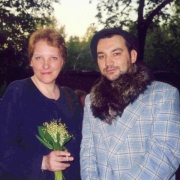 Маруся Климова и Илья Фальковский в образе Дантеса Алигьери, после презентации журнала ДАНТЕС, Москва, 1999