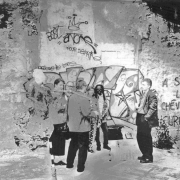На месте бывшего сквота на rue Juliette Dodu, 1997 г. (фото Валентин Тиль-Мария)